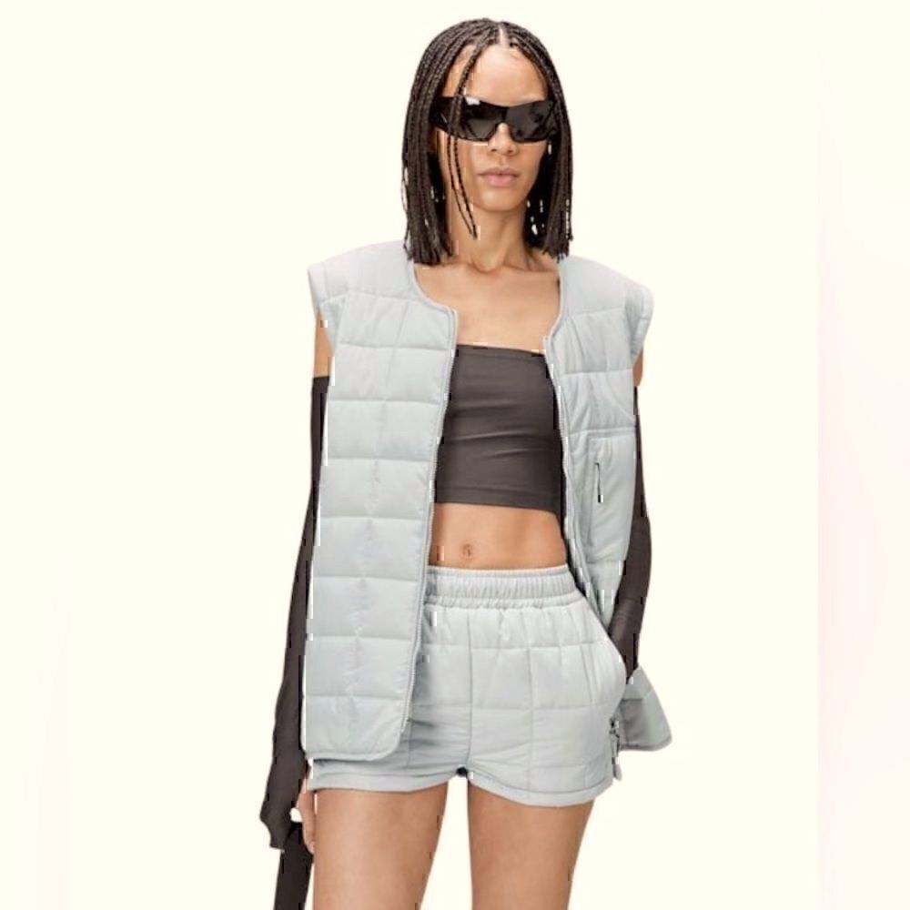 NWT RAINS Large  Liner Quilted Vest in “Sky”